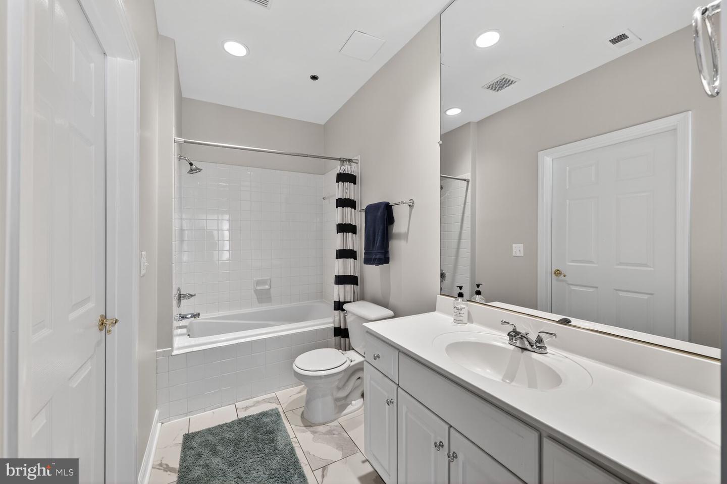 2330 14TH ST N #205, ARLINGTON, Virginia 22201, 1 Bedroom Bedrooms, ,1 BathroomBathrooms,Residential,For sale,2330 14TH ST N #205,VAAR2065166 MLS # VAAR2065166