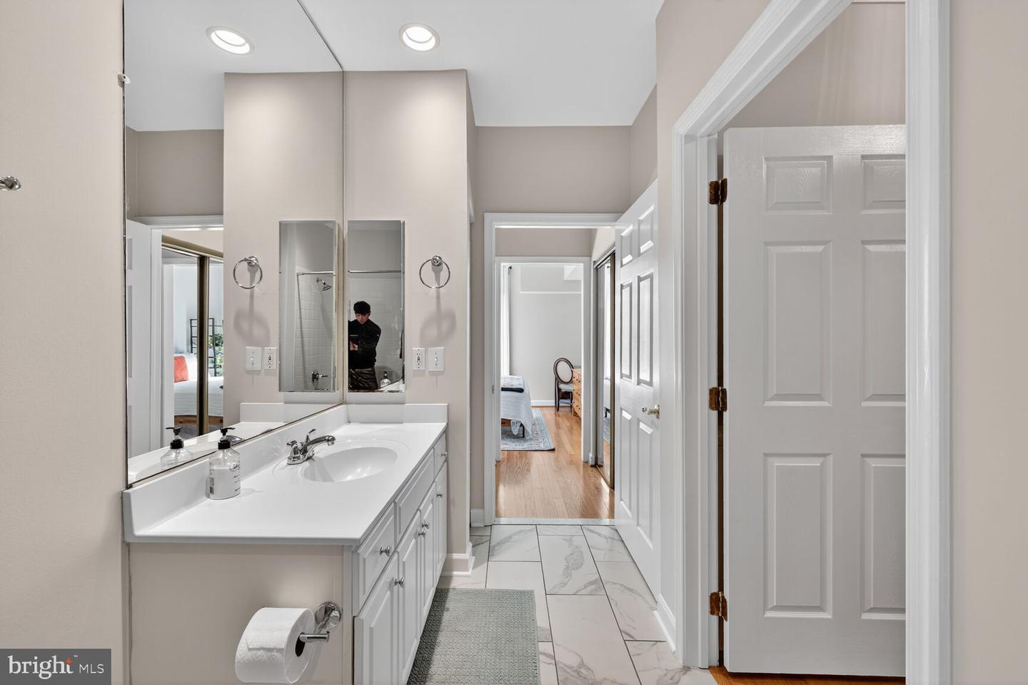 2330 14TH ST N #205, ARLINGTON, Virginia 22201, 1 Bedroom Bedrooms, ,1 BathroomBathrooms,Residential,For sale,2330 14TH ST N #205,VAAR2065166 MLS # VAAR2065166