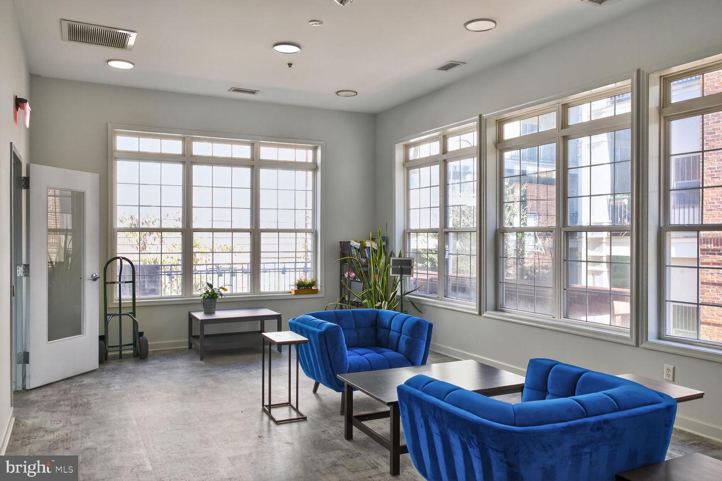 2330 14TH ST N #205, ARLINGTON, Virginia 22201, 1 Bedroom Bedrooms, ,1 BathroomBathrooms,Residential,For sale,2330 14TH ST N #205,VAAR2065166 MLS # VAAR2065166