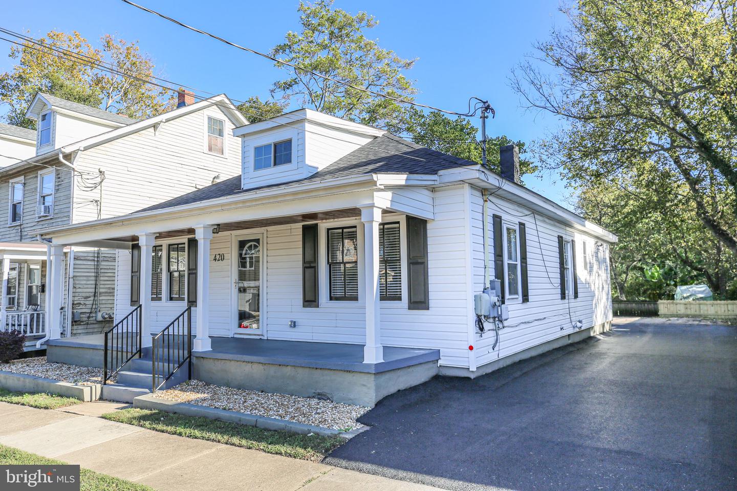 420 DUNMORE ST, FREDERICKSBURG, Virginia 22401, 3 Bedrooms Bedrooms, ,2 BathroomsBathrooms,Residential,For sale,420 DUNMORE ST,VAFB2009152 MLS # VAFB2009152