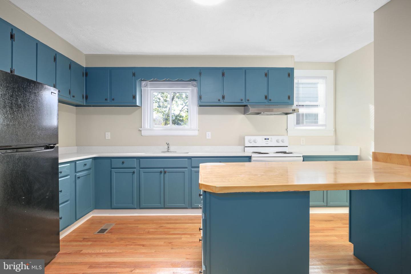 420 DUNMORE ST, FREDERICKSBURG, Virginia 22401, 3 Bedrooms Bedrooms, ,2 BathroomsBathrooms,Residential,For sale,420 DUNMORE ST,VAFB2009152 MLS # VAFB2009152