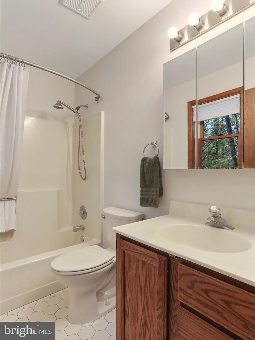 13437 BRISTOW RD, NOKESVILLE, Virginia 20181, 4 Bedrooms Bedrooms, 7 Rooms Rooms,3 BathroomsBathrooms,Residential,For sale,13437 BRISTOW RD,VAPW2106370 MLS # VAPW2106370