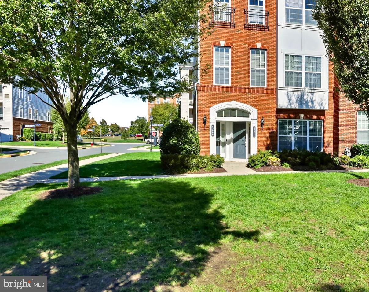 43011 CLARKS MILL TER, ASHBURN, Virginia 20148, 3 Bedrooms Bedrooms, ,2 BathroomsBathrooms,Residential,For sale,43011 CLARKS MILL TER,VALO2109318 MLS # VALO2109318