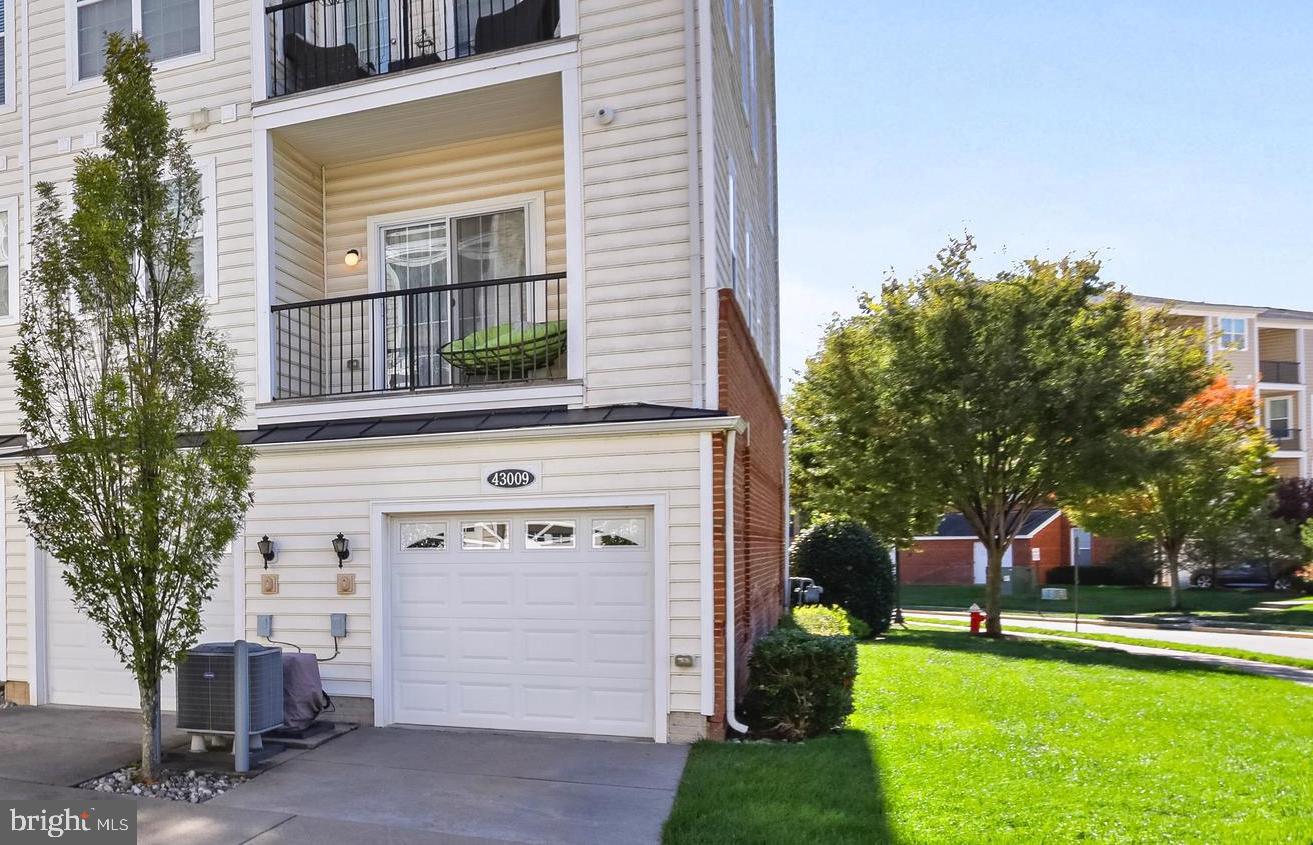 43011 CLARKS MILL TER, ASHBURN, Virginia 20148, 3 Bedrooms Bedrooms, ,2 BathroomsBathrooms,Residential,For sale,43011 CLARKS MILL TER,VALO2109318 MLS # VALO2109318