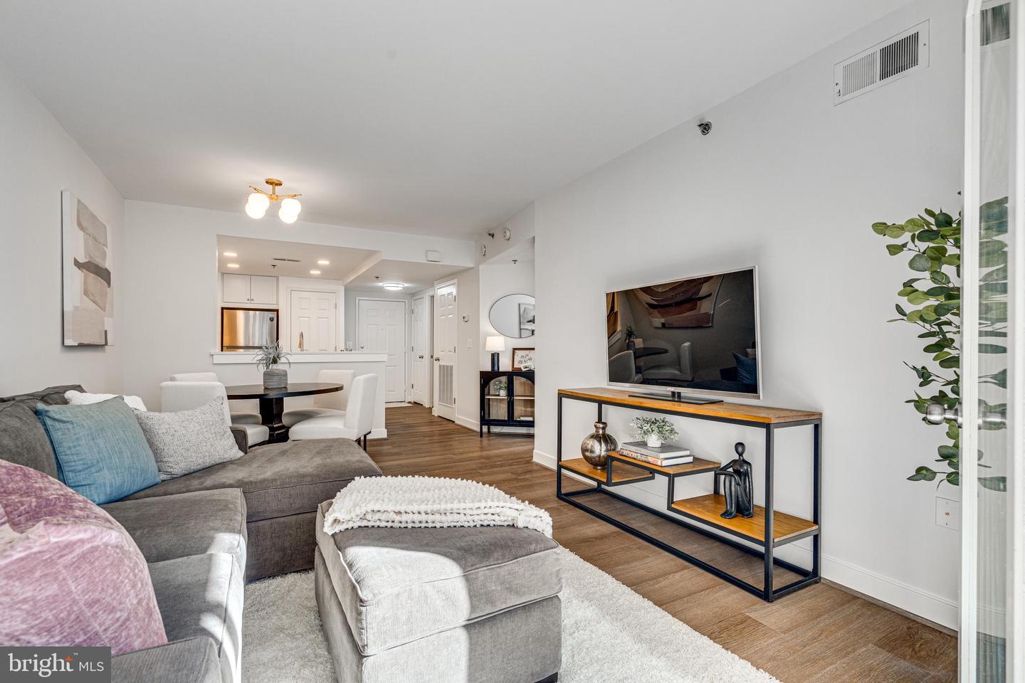 1045 N UTAH ST #506, ARLINGTON, Virginia 22201, 1 Bedroom Bedrooms, ,1 BathroomBathrooms,Residential,For sale,1045 N UTAH ST #506,VAAR2065172 MLS # VAAR2065172