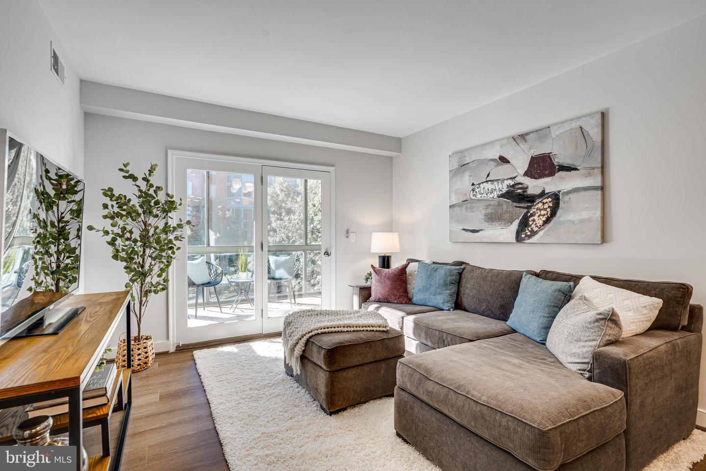 1045 N UTAH ST #506, ARLINGTON, Virginia 22201, 1 Bedroom Bedrooms, ,1 BathroomBathrooms,Residential,For sale,1045 N UTAH ST #506,VAAR2065172 MLS # VAAR2065172