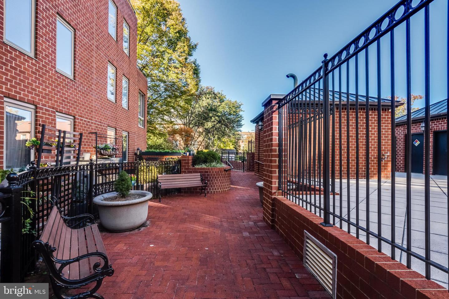 1045 N UTAH ST #506, ARLINGTON, Virginia 22201, 1 Bedroom Bedrooms, ,1 BathroomBathrooms,Residential,For sale,1045 N UTAH ST #506,VAAR2065172 MLS # VAAR2065172