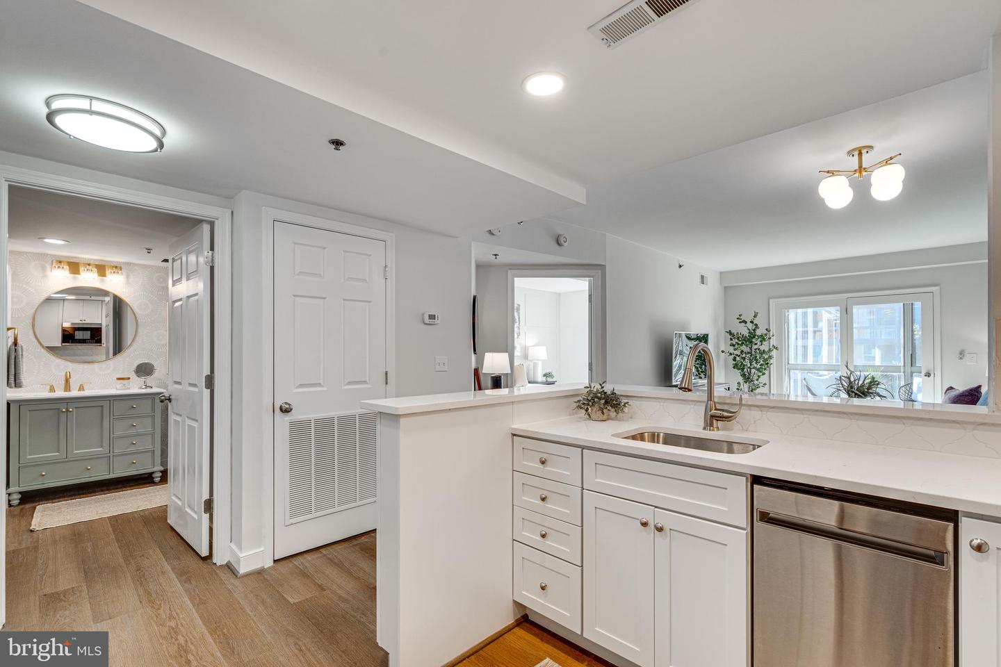 1045 N UTAH ST #506, ARLINGTON, Virginia 22201, 1 Bedroom Bedrooms, ,1 BathroomBathrooms,Residential,For sale,1045 N UTAH ST #506,VAAR2065172 MLS # VAAR2065172