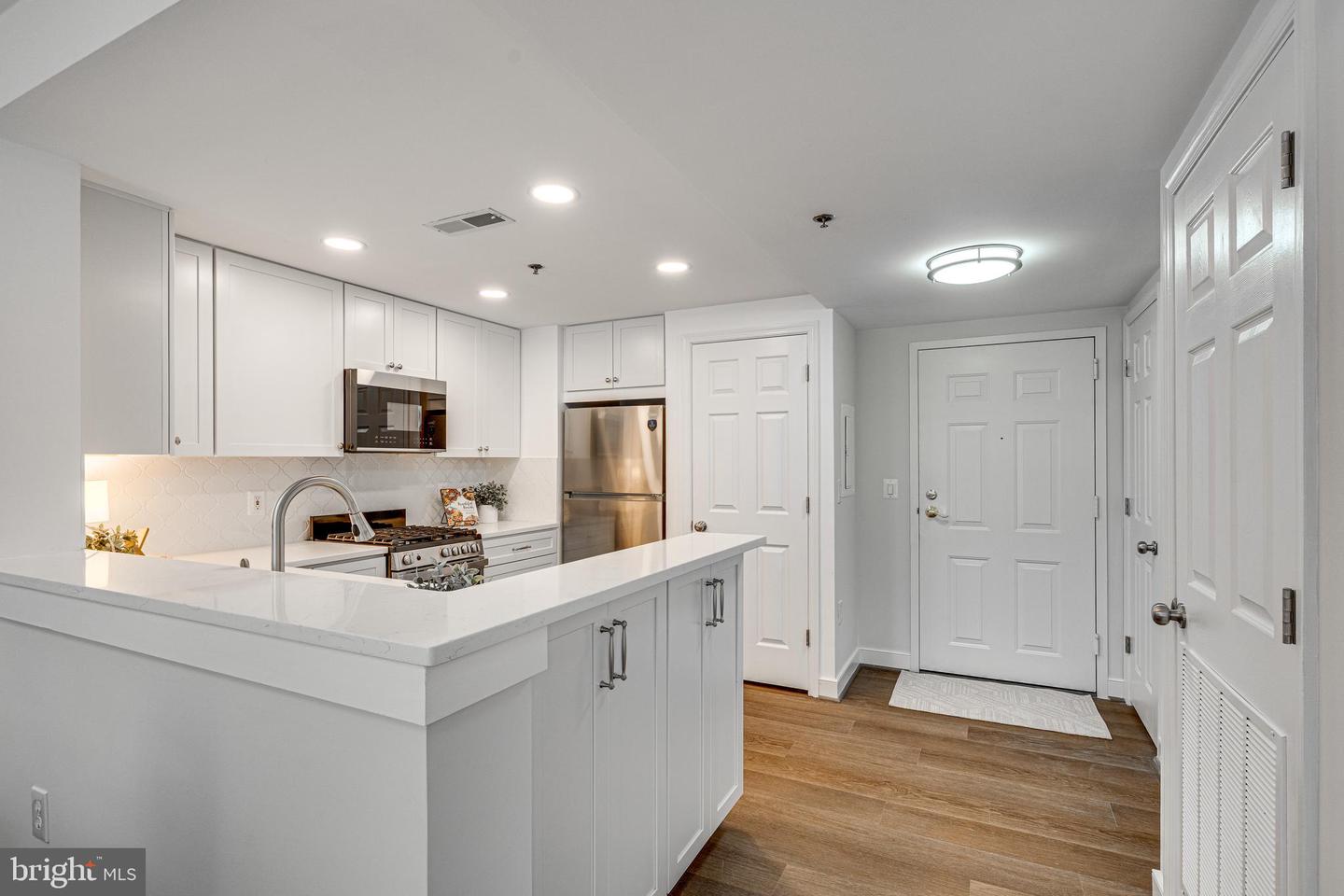 1045 N UTAH ST #506, ARLINGTON, Virginia 22201, 1 Bedroom Bedrooms, ,1 BathroomBathrooms,Residential,For sale,1045 N UTAH ST #506,VAAR2065172 MLS # VAAR2065172