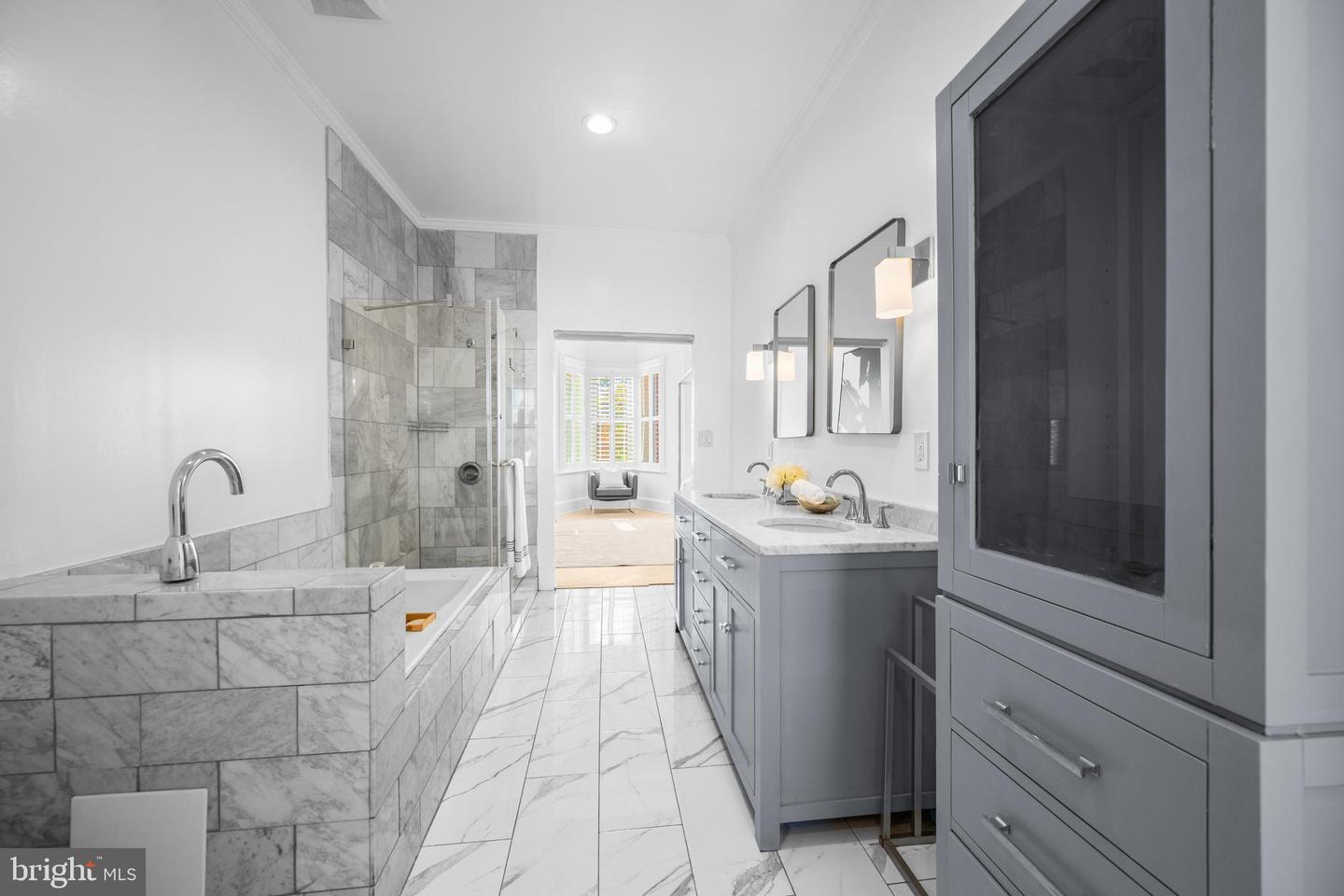 41 R ST NW, WASHINGTON, District Of Columbia 20001, 2 Bedrooms Bedrooms, ,2 BathroomsBathrooms,Residential,For sale,41 R ST NW,DCDC2227996 MLS # DCDC2227996