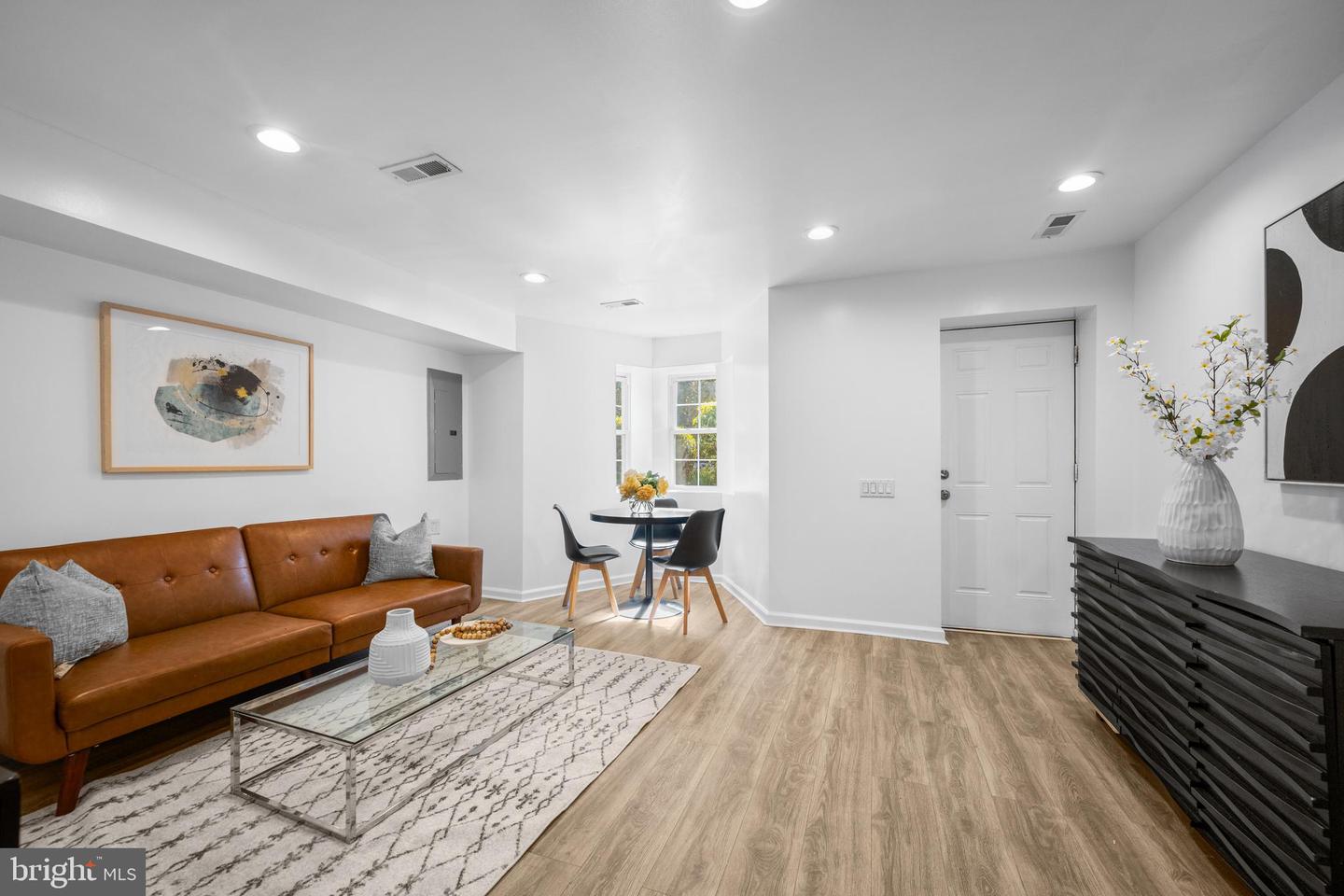 41 R ST NW, WASHINGTON, District Of Columbia 20001, 2 Bedrooms Bedrooms, ,2 BathroomsBathrooms,Residential,For sale,41 R ST NW,DCDC2227996 MLS # DCDC2227996