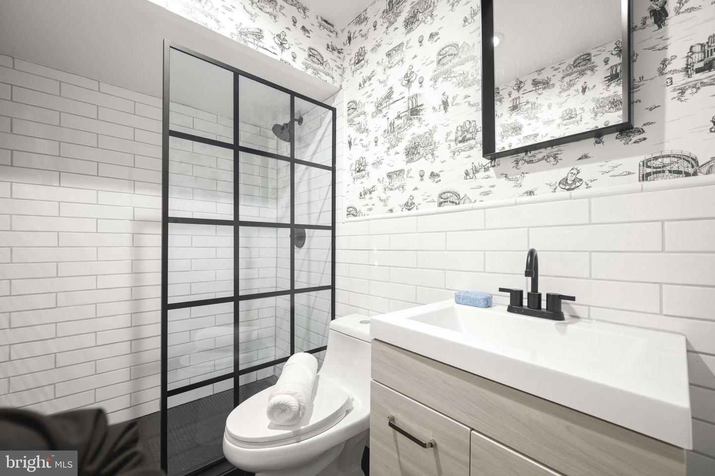 41 R ST NW, WASHINGTON, District Of Columbia 20001, 2 Bedrooms Bedrooms, ,2 BathroomsBathrooms,Residential,For sale,41 R ST NW,DCDC2227996 MLS # DCDC2227996