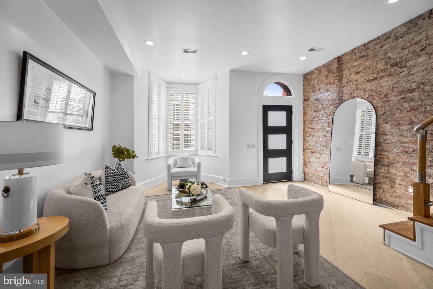 41 R ST NW, WASHINGTON, District Of Columbia 20001, 2 Bedrooms Bedrooms, ,2 BathroomsBathrooms,Residential,For sale,41 R ST NW,DCDC2227996 MLS # DCDC2227996