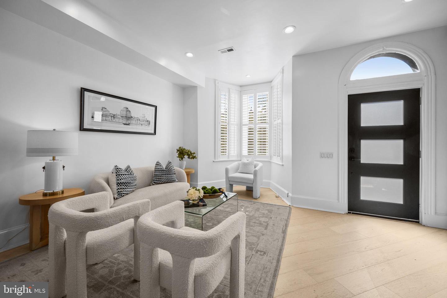 41 R ST NW, WASHINGTON, District Of Columbia 20001, 2 Bedrooms Bedrooms, ,2 BathroomsBathrooms,Residential,For sale,41 R ST NW,DCDC2227996 MLS # DCDC2227996
