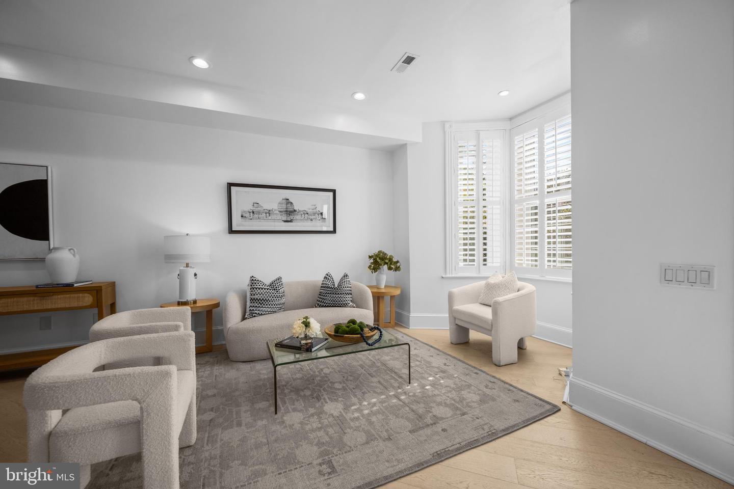 41 R ST NW, WASHINGTON, District Of Columbia 20001, 2 Bedrooms Bedrooms, ,2 BathroomsBathrooms,Residential,For sale,41 R ST NW,DCDC2227996 MLS # DCDC2227996
