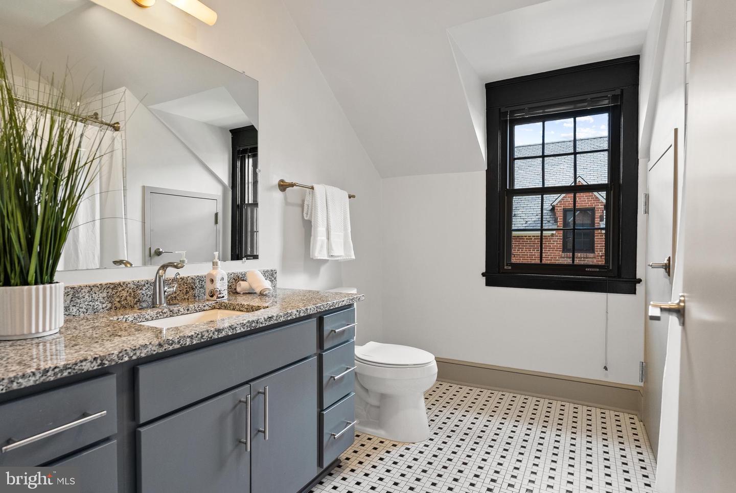 9071 POWER HOUSE RD #102, LORTON, Virginia 22079, 2 Bedrooms Bedrooms, 7 Rooms Rooms,2 BathroomsBathrooms,Residential,For sale,9071 POWER HOUSE RD #102,VAFX2275324 MLS # VAFX2275324