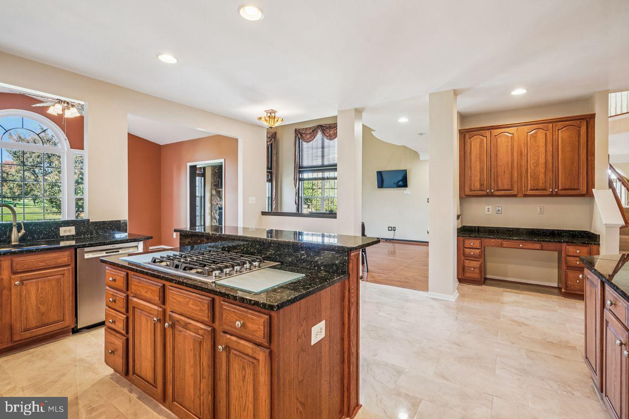 5716 MACINTOSH LOOP, HAYMARKET, Virginia 20169, 4 Bedrooms Bedrooms, ,4 BathroomsBathrooms,Residential,For sale,5716 MACINTOSH LOOP,VAPW2106386 MLS # VAPW2106386