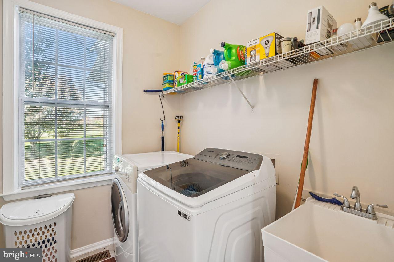 5716 MACINTOSH LOOP, HAYMARKET, Virginia 20169, 4 Bedrooms Bedrooms, ,4 BathroomsBathrooms,Residential,For sale,5716 MACINTOSH LOOP,VAPW2106386 MLS # VAPW2106386