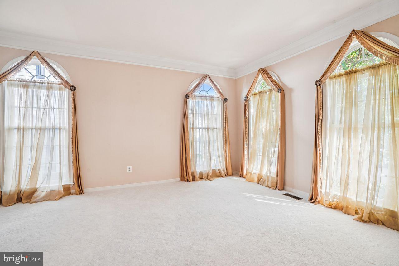 5716 MACINTOSH LOOP, HAYMARKET, Virginia 20169, 4 Bedrooms Bedrooms, ,4 BathroomsBathrooms,Residential,For sale,5716 MACINTOSH LOOP,VAPW2106386 MLS # VAPW2106386