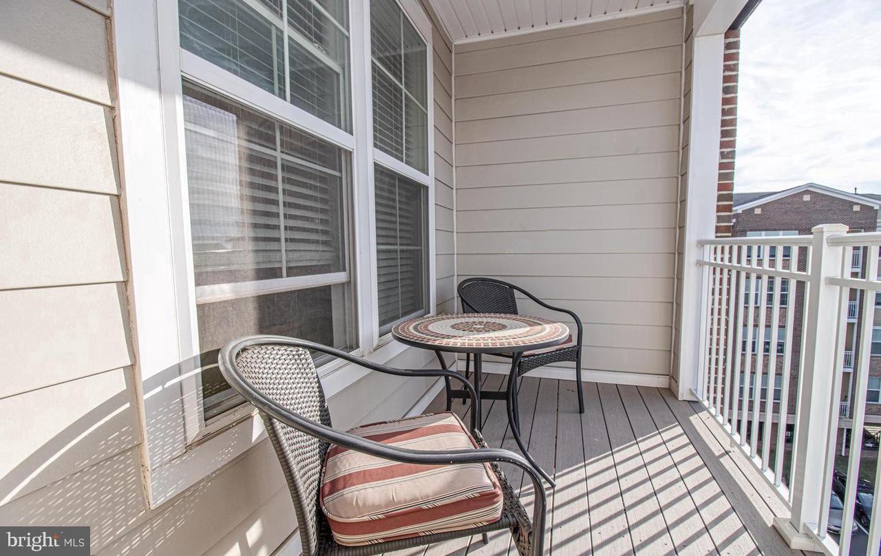 13723 NEIL ARMSTRONG AVE #503, HERNDON, Virginia 20171, 2 Bedrooms Bedrooms, ,2 BathroomsBathrooms,Residential,For sale,13723 NEIL ARMSTRONG AVE #503,VAFX2275358 MLS # VAFX2275358
