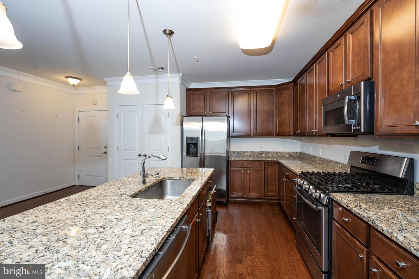 13723 NEIL ARMSTRONG AVE #503, HERNDON, Virginia 20171, 2 Bedrooms Bedrooms, ,2 BathroomsBathrooms,Residential,For sale,13723 NEIL ARMSTRONG AVE #503,VAFX2275358 MLS # VAFX2275358