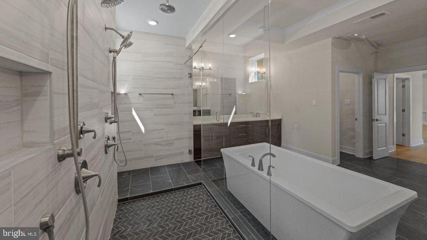 8280 COLLING MANOR CT, ALEXANDRIA, Virginia 22308, 6 Bedrooms Bedrooms, ,6 BathroomsBathrooms,Residential,For sale,8280 COLLING MANOR CT,VAFX2275360 MLS # VAFX2275360