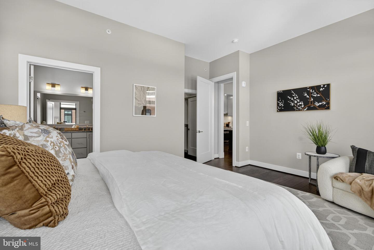 3 STATIONMASTER ST SE #402, LEESBURG, Virginia 20175, 2 Bedrooms Bedrooms, ,2 BathroomsBathrooms,Residential,For sale,3 STATIONMASTER ST SE #402,VALO2109226 MLS # VALO2109226