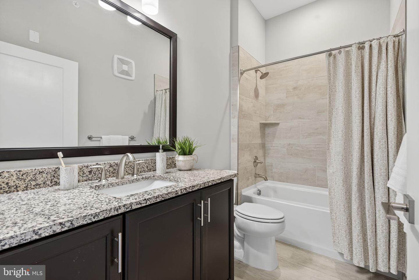 3 STATIONMASTER ST SE #402, LEESBURG, Virginia 20175, 2 Bedrooms Bedrooms, ,2 BathroomsBathrooms,Residential,For sale,3 STATIONMASTER ST SE #402,VALO2109226 MLS # VALO2109226