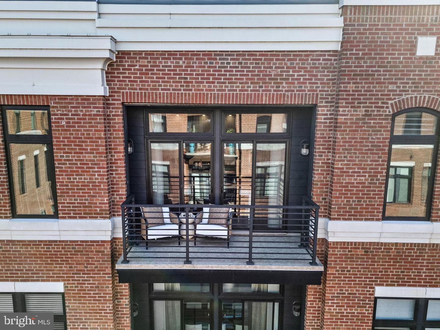 3 STATIONMASTER ST SE #402, LEESBURG, Virginia 20175, 2 Bedrooms Bedrooms, ,2 BathroomsBathrooms,Residential,For sale,3 STATIONMASTER ST SE #402,VALO2109226 MLS # VALO2109226