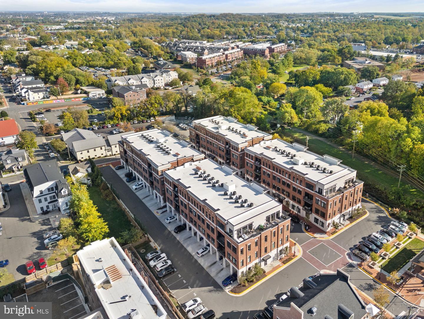 3 STATIONMASTER ST SE #402, LEESBURG, Virginia 20175, 2 Bedrooms Bedrooms, ,2 BathroomsBathrooms,Residential,For sale,3 STATIONMASTER ST SE #402,VALO2109226 MLS # VALO2109226