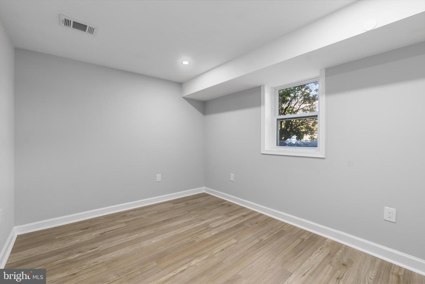 1401 18TH PL SE, WASHINGTON, District Of Columbia 20020, 4 Bedrooms Bedrooms, ,2 BathroomsBathrooms,Residential,For sale,1401 18TH PL SE,DCDC2228034 MLS # DCDC2228034