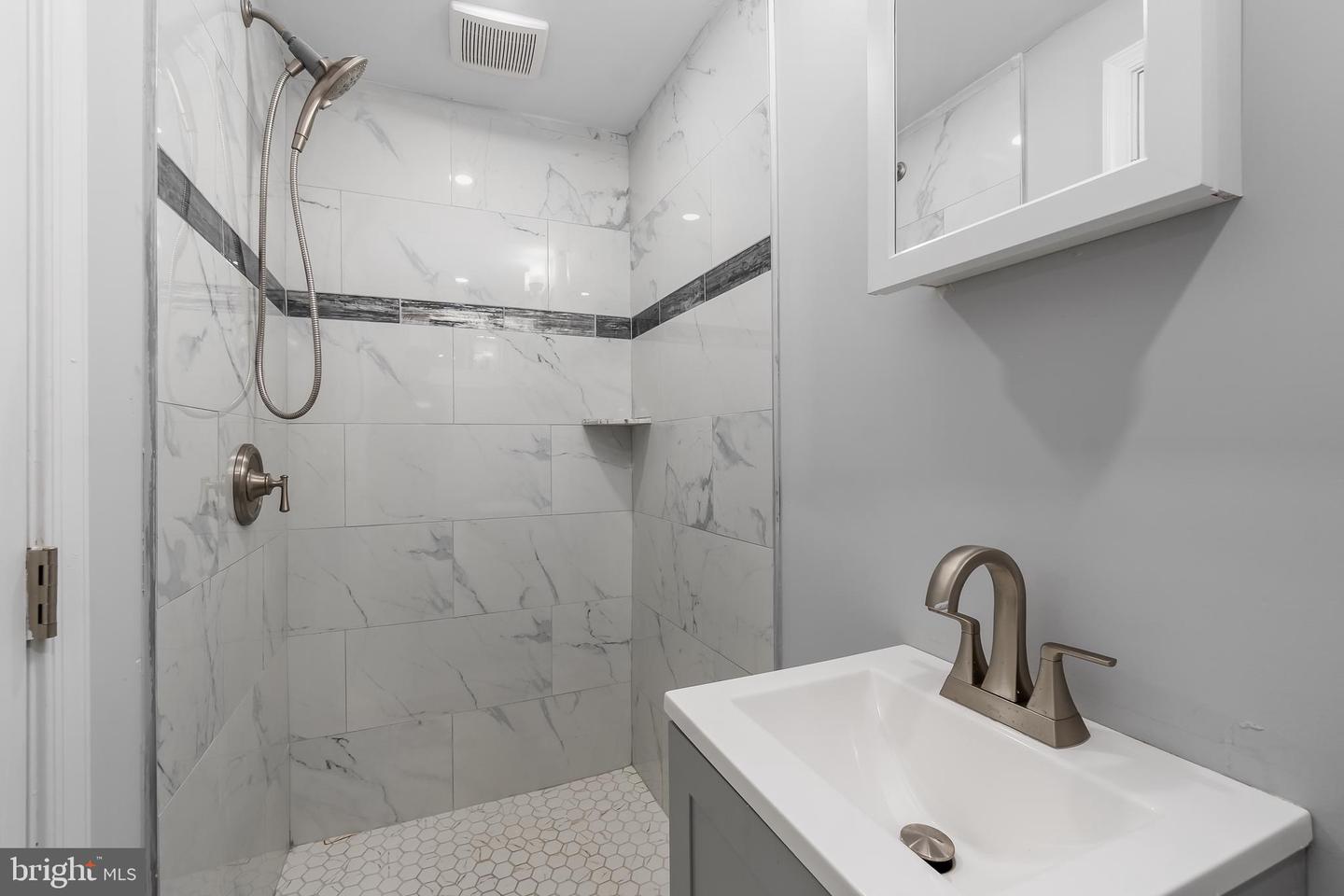 1401 18TH PL SE, WASHINGTON, District Of Columbia 20020, 4 Bedrooms Bedrooms, ,2 BathroomsBathrooms,Residential,For sale,1401 18TH PL SE,DCDC2228034 MLS # DCDC2228034