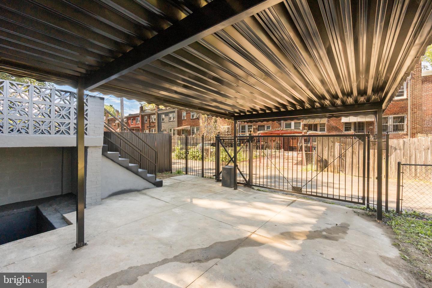 1401 18TH PL SE, WASHINGTON, District Of Columbia 20020, 4 Bedrooms Bedrooms, ,2 BathroomsBathrooms,Residential,For sale,1401 18TH PL SE,DCDC2228034 MLS # DCDC2228034