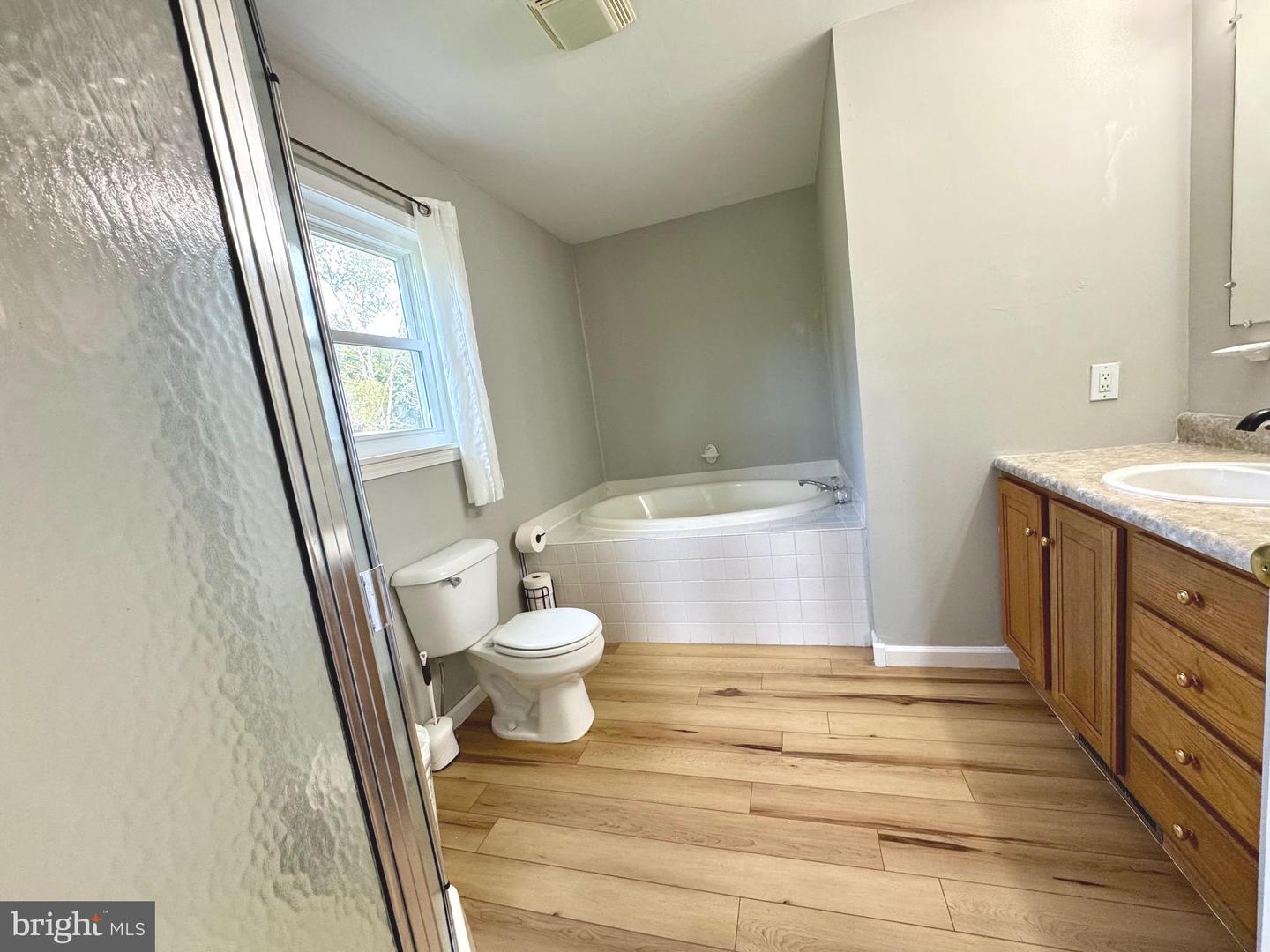 220 SNAPPY LN, WINCHESTER, Virginia 22602, 6 Bedrooms Bedrooms, ,4 BathroomsBathrooms,Residential,For sale,220 SNAPPY LN,VAFV2037326 MLS # VAFV2037326