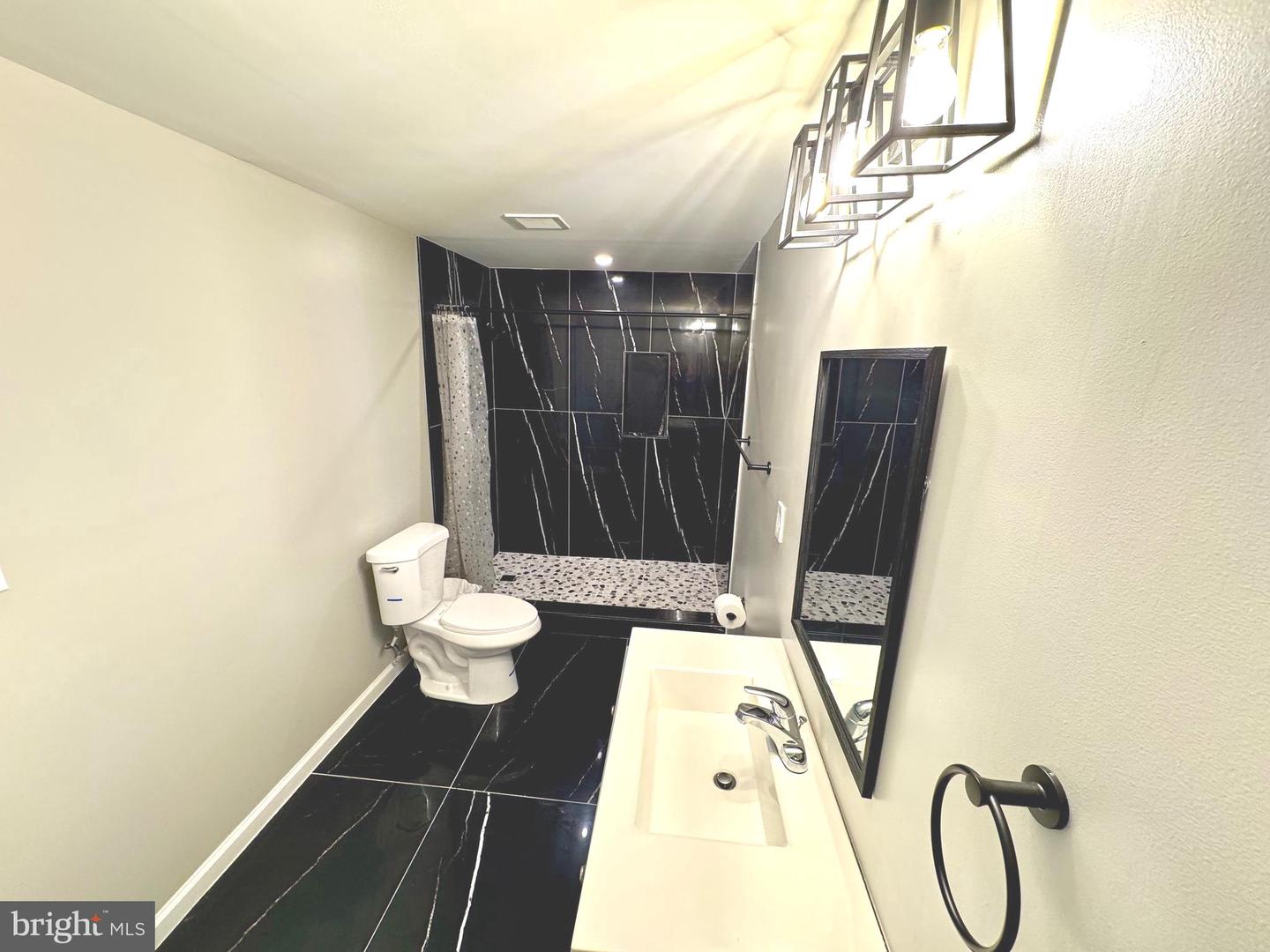 220 SNAPPY LN, WINCHESTER, Virginia 22602, 6 Bedrooms Bedrooms, ,4 BathroomsBathrooms,Residential,For sale,220 SNAPPY LN,VAFV2037326 MLS # VAFV2037326