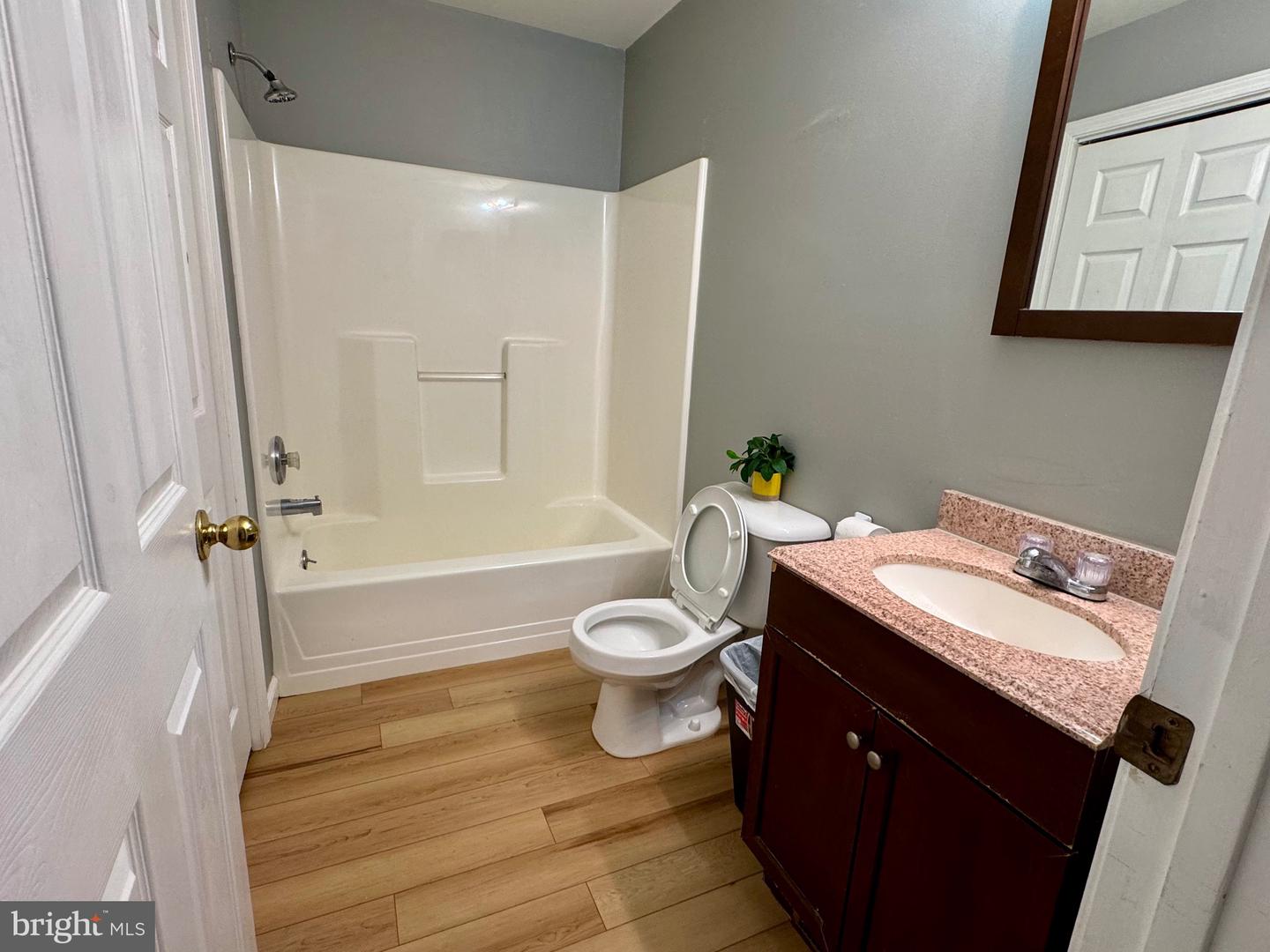 220 SNAPPY LN, WINCHESTER, Virginia 22602, 6 Bedrooms Bedrooms, ,4 BathroomsBathrooms,Residential,For sale,220 SNAPPY LN,VAFV2037326 MLS # VAFV2037326
