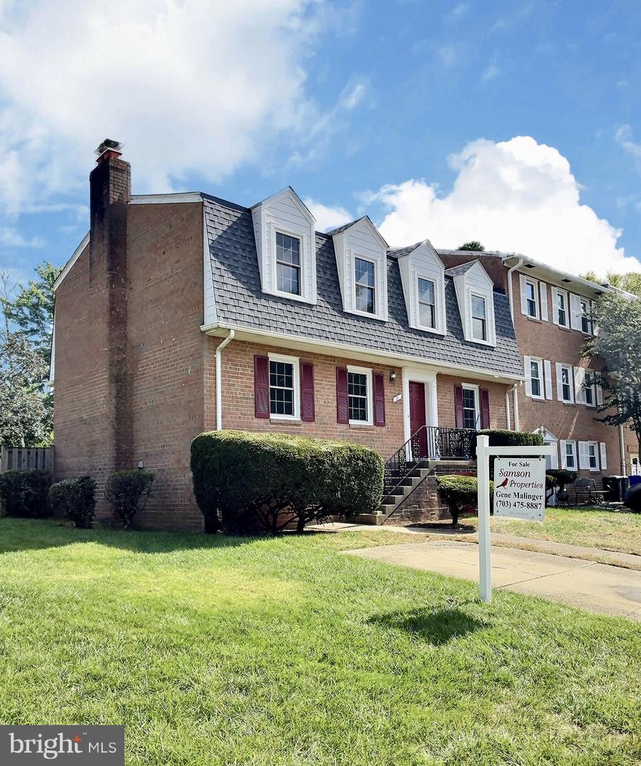 11 S ABINGDON ST, ARLINGTON, Virginia 22204, 3 Bedrooms Bedrooms, ,3 BathroomsBathrooms,Residential,For sale,11 S ABINGDON ST,VAAR2064894 MLS # VAAR2064894