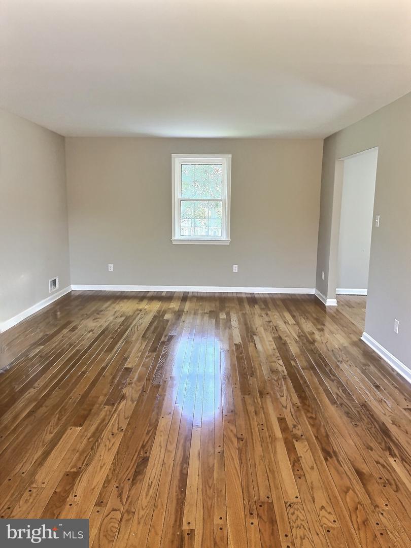 11 S ABINGDON ST, ARLINGTON, Virginia 22204, 3 Bedrooms Bedrooms, ,3 BathroomsBathrooms,Residential,For sale,11 S ABINGDON ST,VAAR2064894 MLS # VAAR2064894