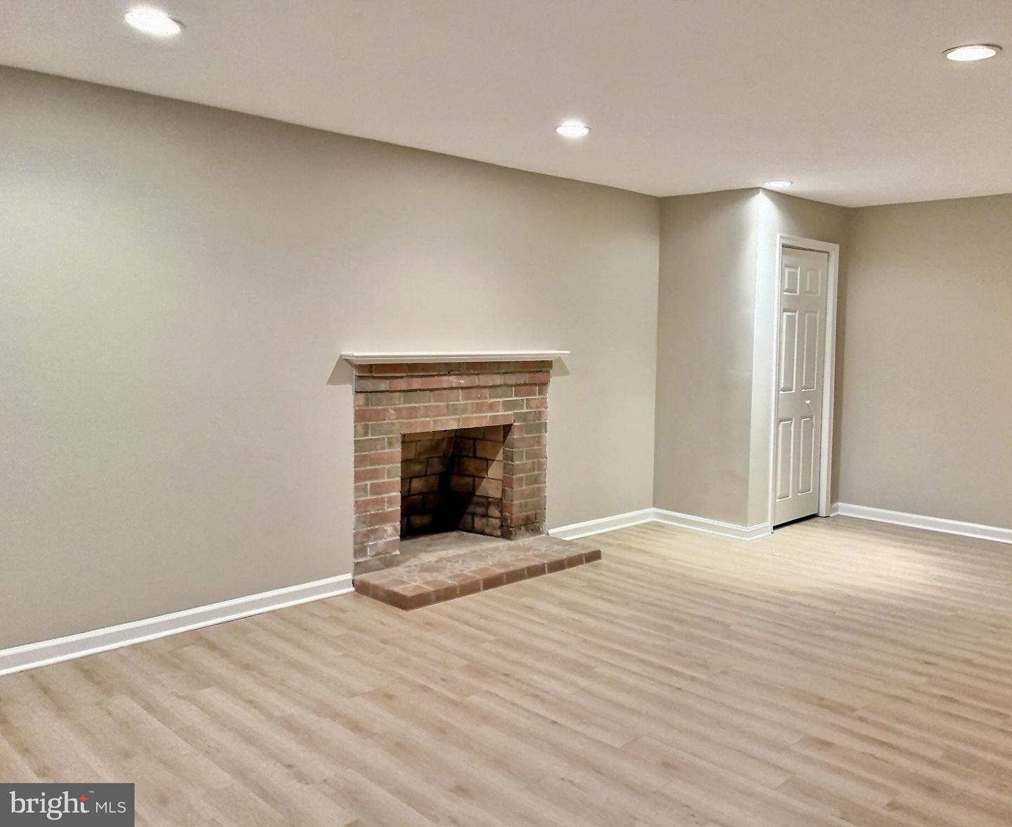 11 S ABINGDON ST, ARLINGTON, Virginia 22204, 3 Bedrooms Bedrooms, ,3 BathroomsBathrooms,Residential,For sale,11 S ABINGDON ST,VAAR2064894 MLS # VAAR2064894