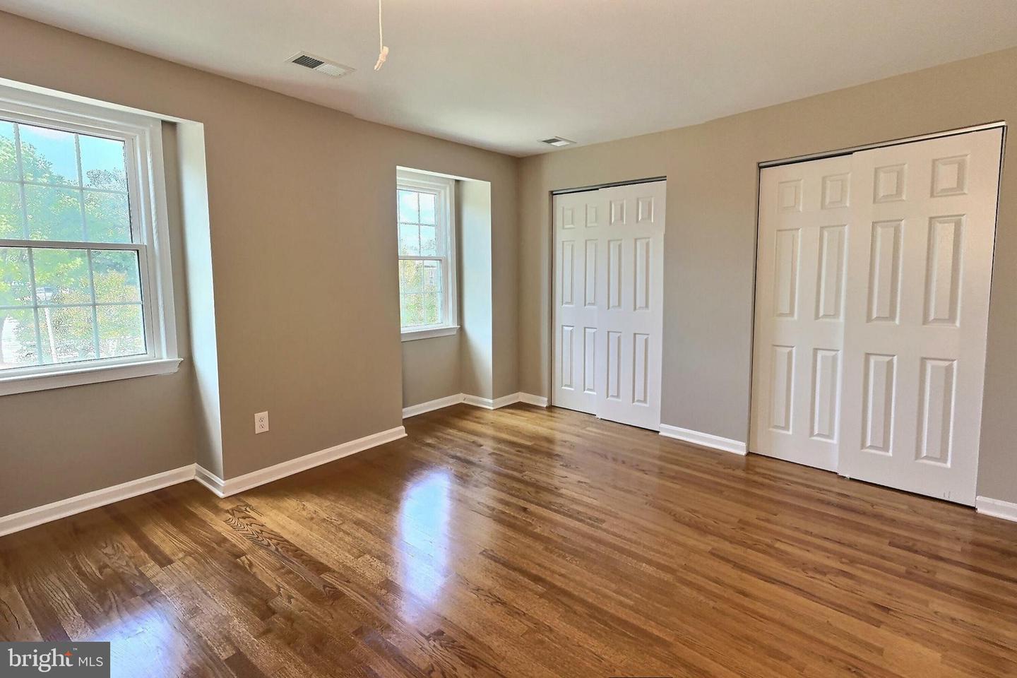 11 S ABINGDON ST, ARLINGTON, Virginia 22204, 3 Bedrooms Bedrooms, ,3 BathroomsBathrooms,Residential,For sale,11 S ABINGDON ST,VAAR2064894 MLS # VAAR2064894