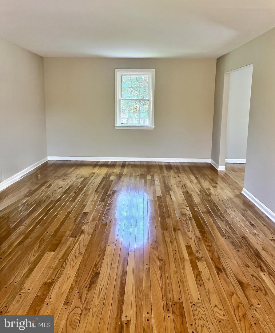 11 S ABINGDON ST, ARLINGTON, Virginia 22204, 3 Bedrooms Bedrooms, ,3 BathroomsBathrooms,Residential,For sale,11 S ABINGDON ST,VAAR2064894 MLS # VAAR2064894