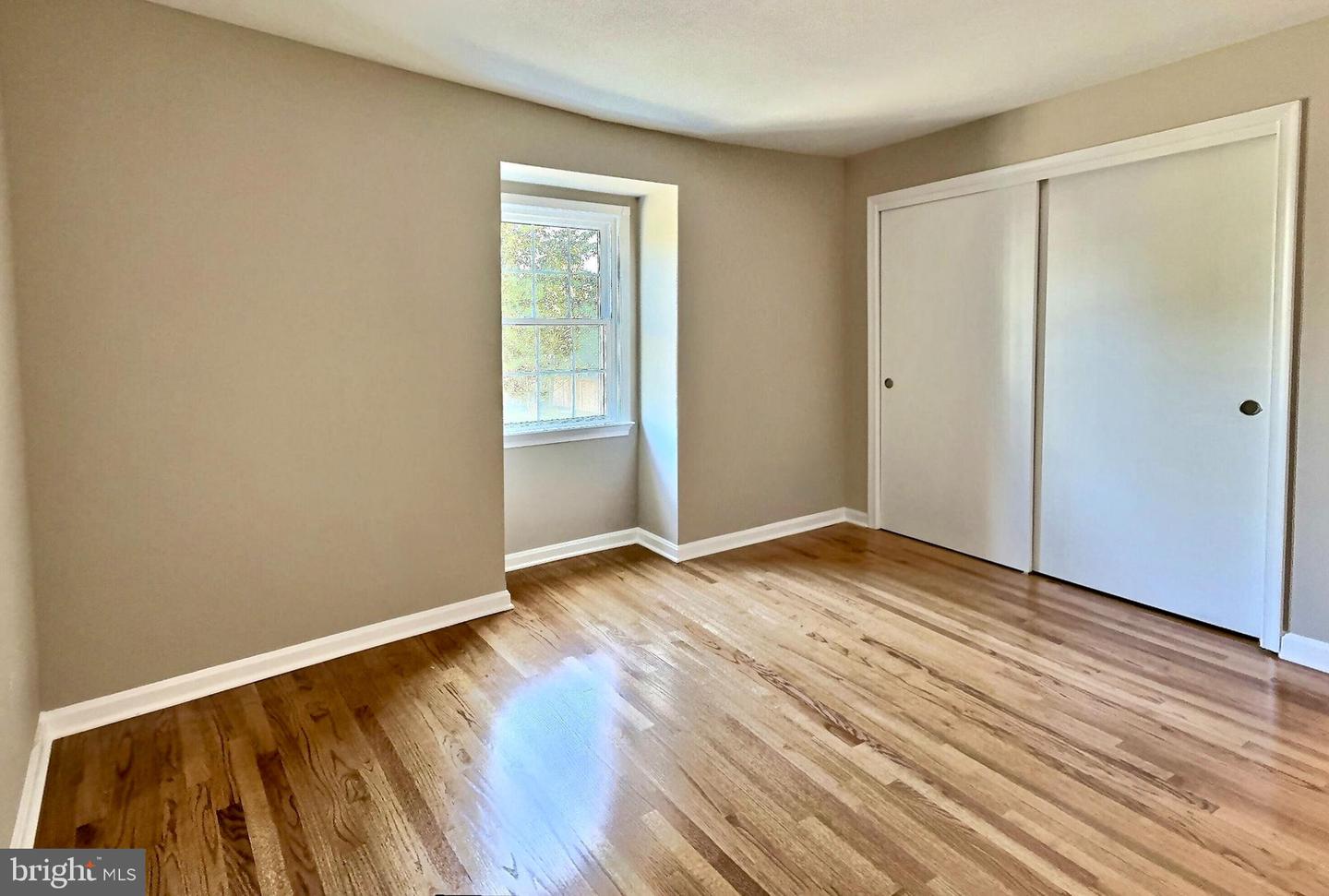 11 S ABINGDON ST, ARLINGTON, Virginia 22204, 3 Bedrooms Bedrooms, ,3 BathroomsBathrooms,Residential,For sale,11 S ABINGDON ST,VAAR2064894 MLS # VAAR2064894