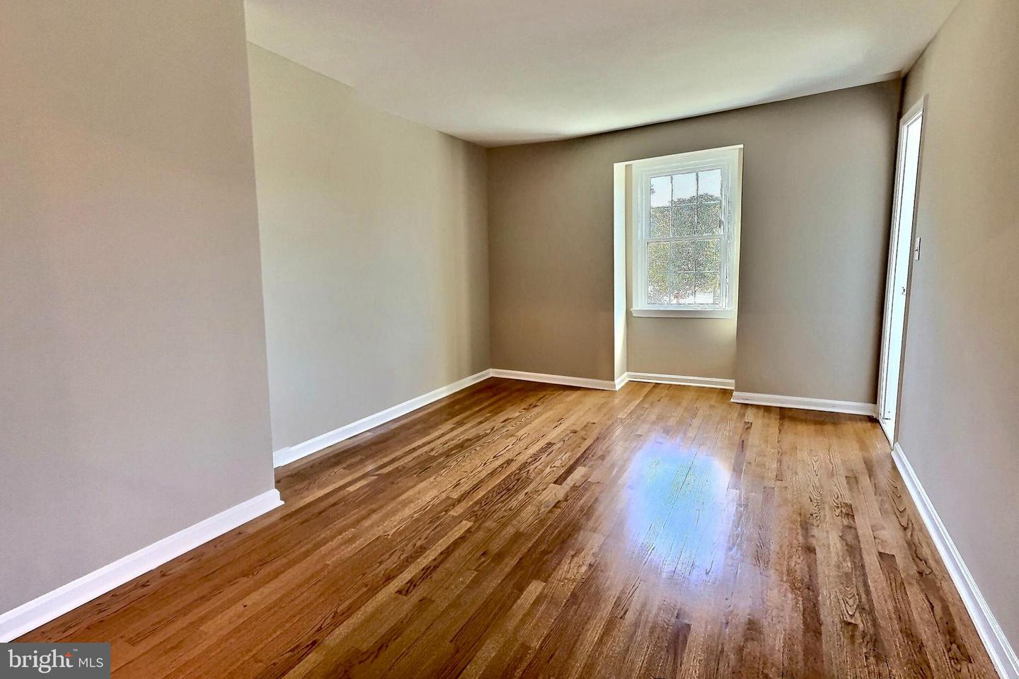 11 S ABINGDON ST, ARLINGTON, Virginia 22204, 3 Bedrooms Bedrooms, ,3 BathroomsBathrooms,Residential,For sale,11 S ABINGDON ST,VAAR2064894 MLS # VAAR2064894