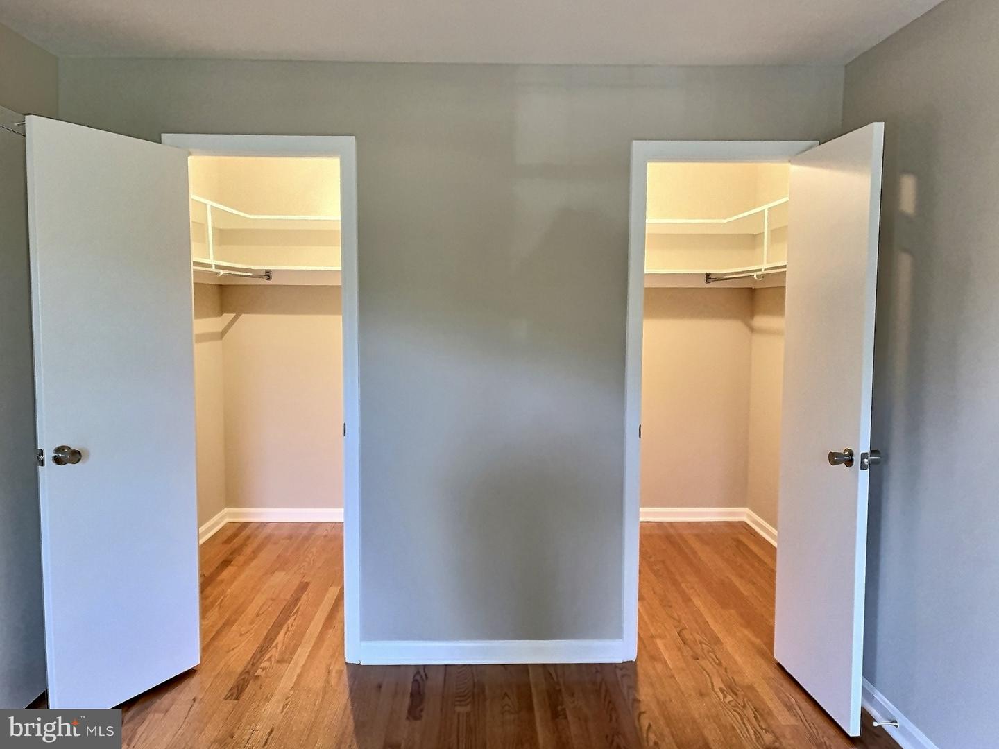 11 S ABINGDON ST, ARLINGTON, Virginia 22204, 3 Bedrooms Bedrooms, ,3 BathroomsBathrooms,Residential,For sale,11 S ABINGDON ST,VAAR2064894 MLS # VAAR2064894
