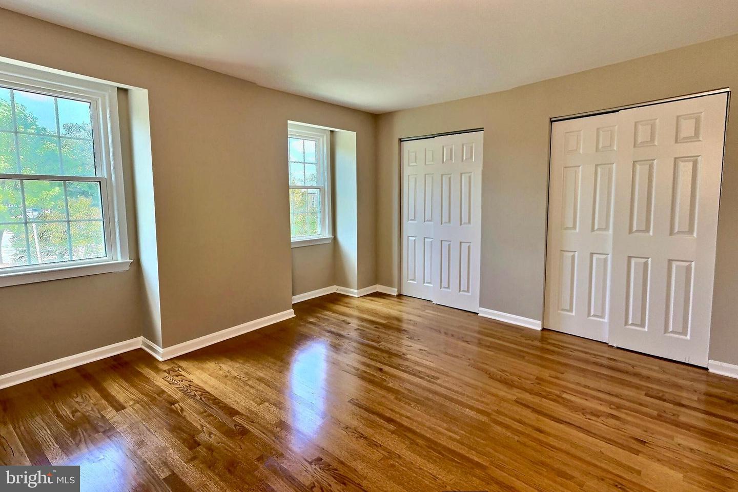 11 S ABINGDON ST, ARLINGTON, Virginia 22204, 3 Bedrooms Bedrooms, ,3 BathroomsBathrooms,Residential,For sale,11 S ABINGDON ST,VAAR2064894 MLS # VAAR2064894