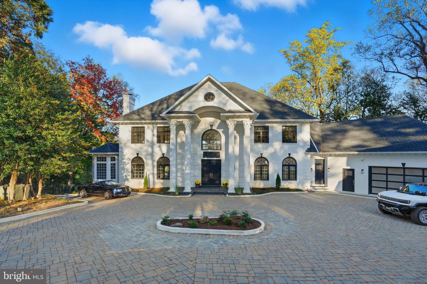 703 POTOMAC KNOLLS, MCLEAN, Virginia 22102, 6 Bedrooms Bedrooms, ,5 BathroomsBathrooms,Residential,For sale,703 POTOMAC KNOLLS,VAFX2274344 MLS # VAFX2274344