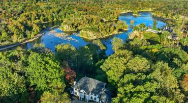 703 POTOMAC KNOLLS, MCLEAN, Virginia 22102, 6 Bedrooms Bedrooms, ,5 BathroomsBathrooms,Residential,For sale,703 POTOMAC KNOLLS,VAFX2274344 MLS # VAFX2274344