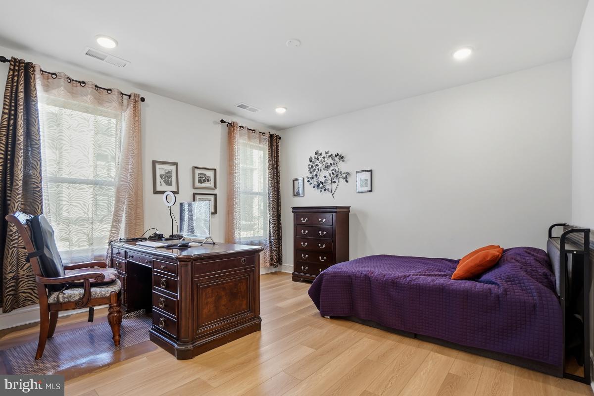 42874 FIREFLY SONATA TER #206, ASHBURN, Virginia 20148, 3 Bedrooms Bedrooms, 5 Rooms Rooms,2 BathroomsBathrooms,Residential,For sale,42874 FIREFLY SONATA TER #206,VALO2108952 MLS # VALO2108952
