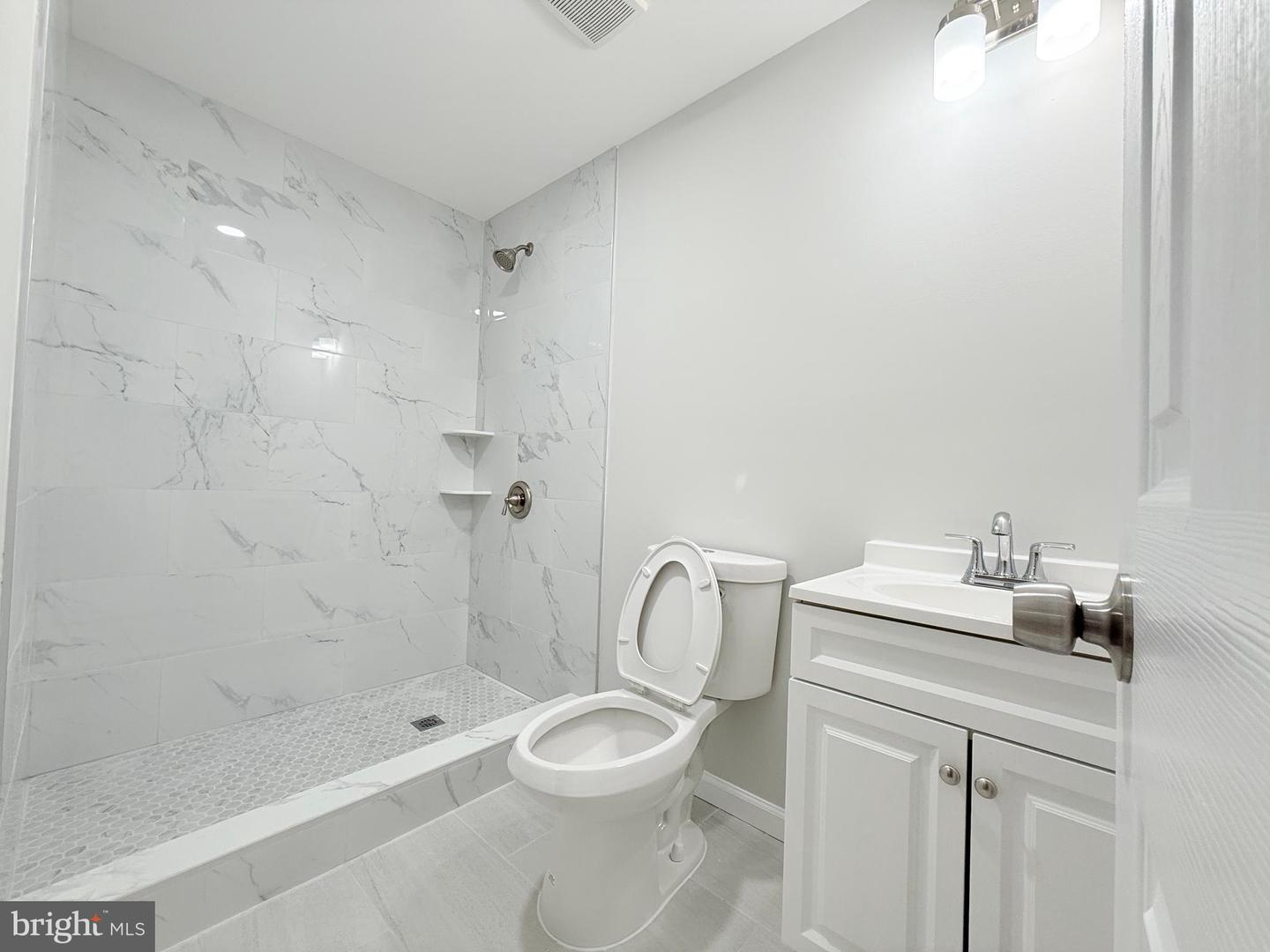 8219 DOCTOR CRAIK CT, ALEXANDRIA, Virginia 22306, 3 Bedrooms Bedrooms, ,3 BathroomsBathrooms,Residential,For sale,8219 DOCTOR CRAIK CT,VAFX2275002 MLS # VAFX2275002