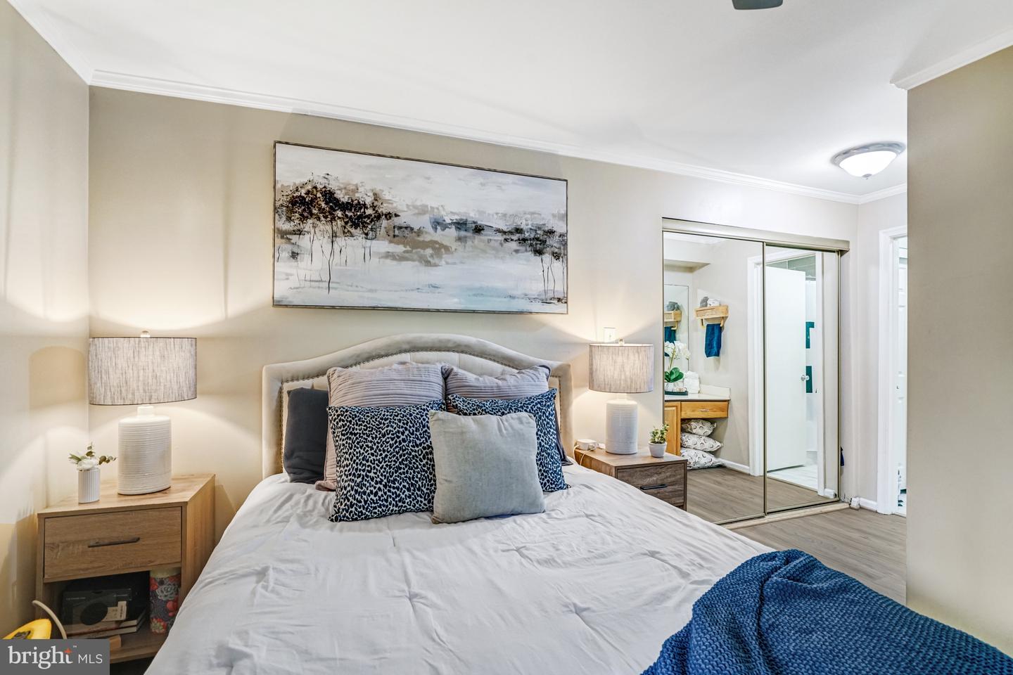 7598-L LAKESIDE VILLAGE DR #L, FALLS CHURCH, Virginia 22042, 1 Bedroom Bedrooms, 5 Rooms Rooms,1 BathroomBathrooms,Residential,For sale,7598-L LAKESIDE VILLAGE DR #L,VAFX2275300 MLS # VAFX2275300